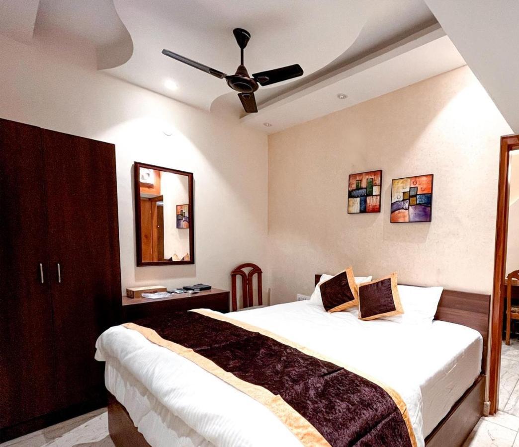 Hotel Joylife- Chottu Ram Chowk Rohtak Haryana מראה חיצוני תמונה