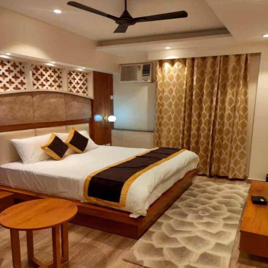 Hotel Joylife- Chottu Ram Chowk Rohtak Haryana מראה חיצוני תמונה