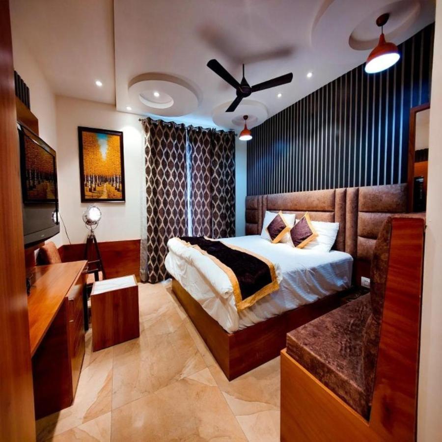 Hotel Joylife- Chottu Ram Chowk Rohtak Haryana מראה חיצוני תמונה